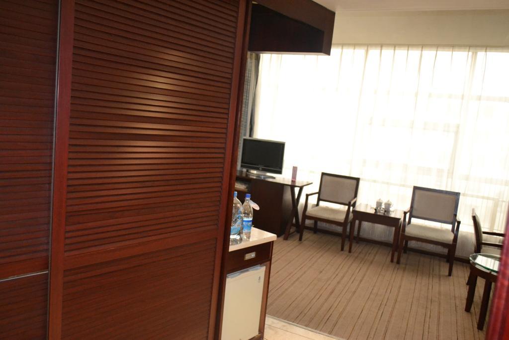 Datong Jinhe Kailong Hotel Buitenkant foto